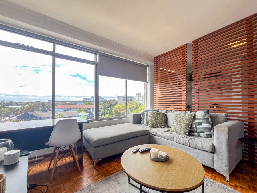 To Let 1 Bedroom Property for Rent in Green Point Western Cape